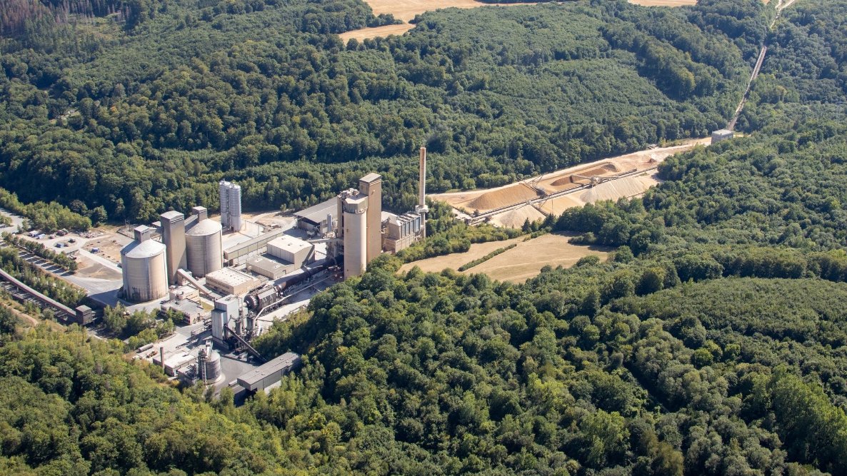 Décarboner l'industrie lourde, un problème à trois corps