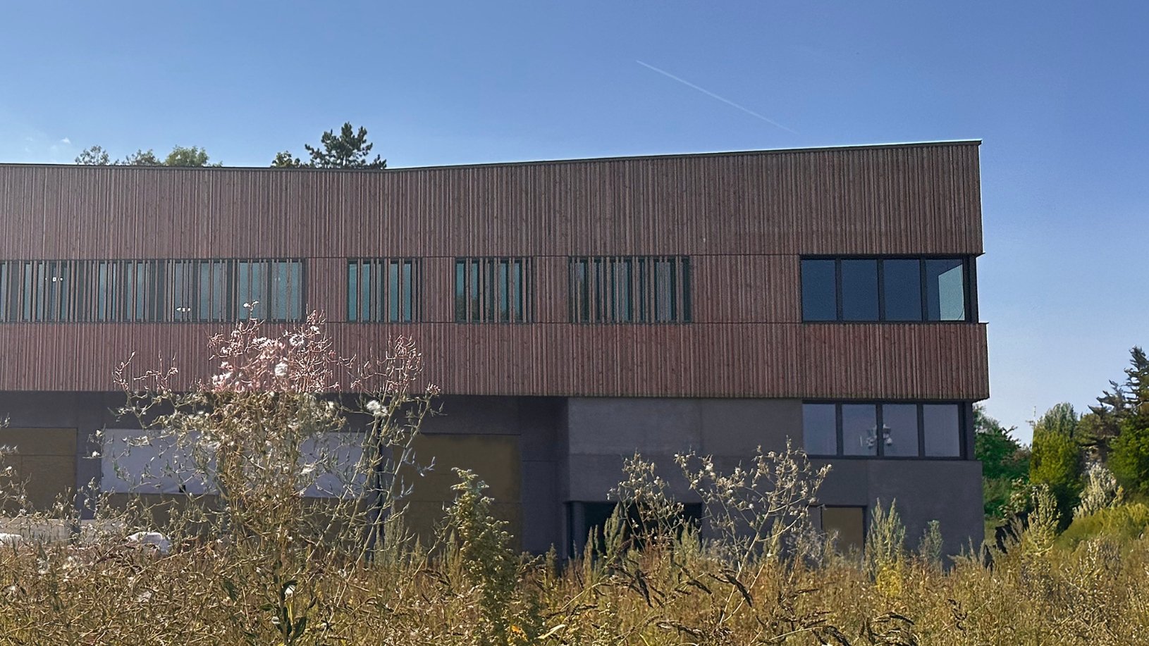 Entre bois local et sobriété foncière