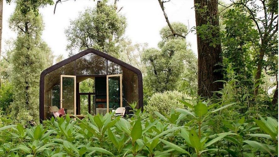 Sa maison est en carton pirouette, cacahuète…